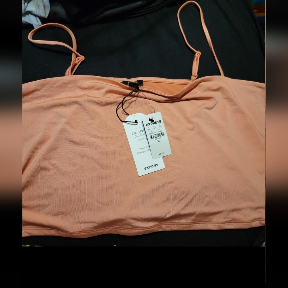 Express body contour crop tank